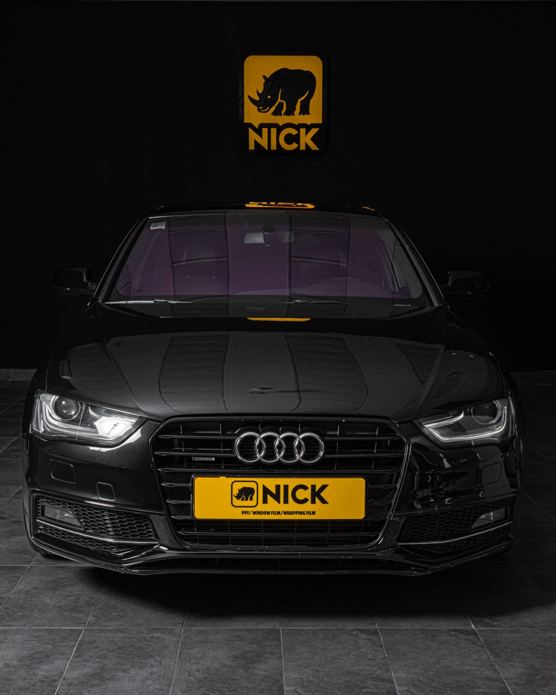 سيارة محمية بفيلم PPF داخل معرض NICK بعد اكتمال التركيب
